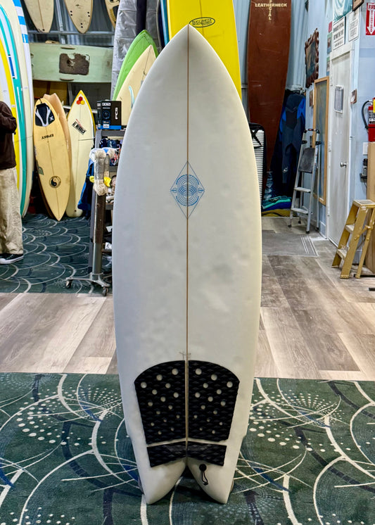 USED 5'6 ELLINGTON QUAD FISH