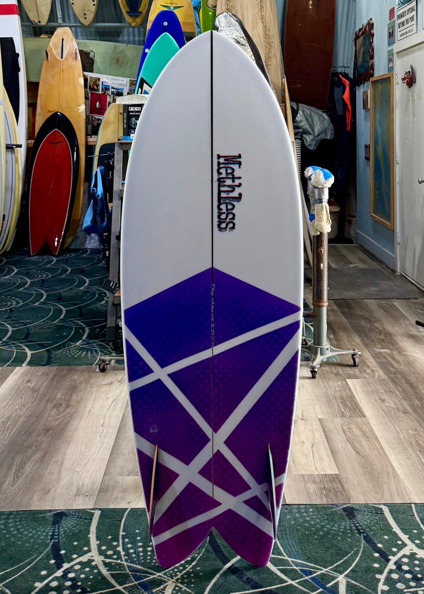 5'6 METHLESS FISH W/ GLASS ON KEELS J-2956