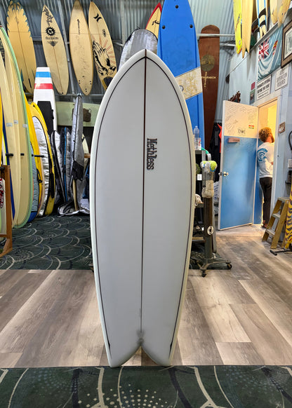 5'6 METHLESS FISH W/ GLASS ON KEELS J-2962