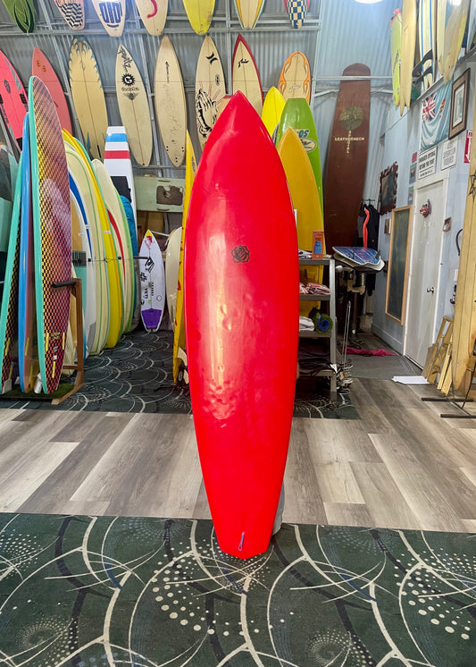 USED 6'6 SINGLE FIN GUTTER BOTTOM 4 CHANNEL