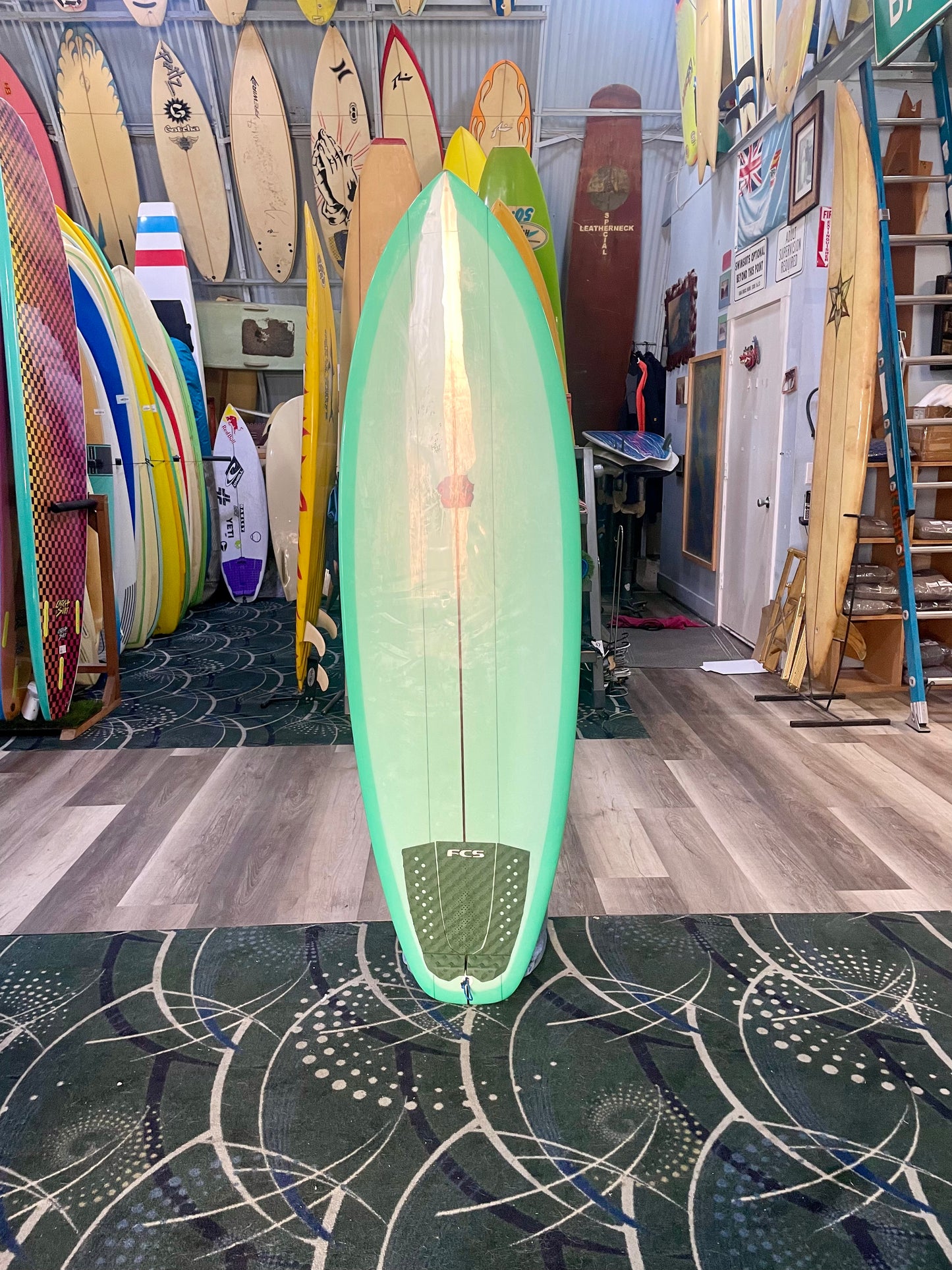 USED 5'11 DUO W/ FINS