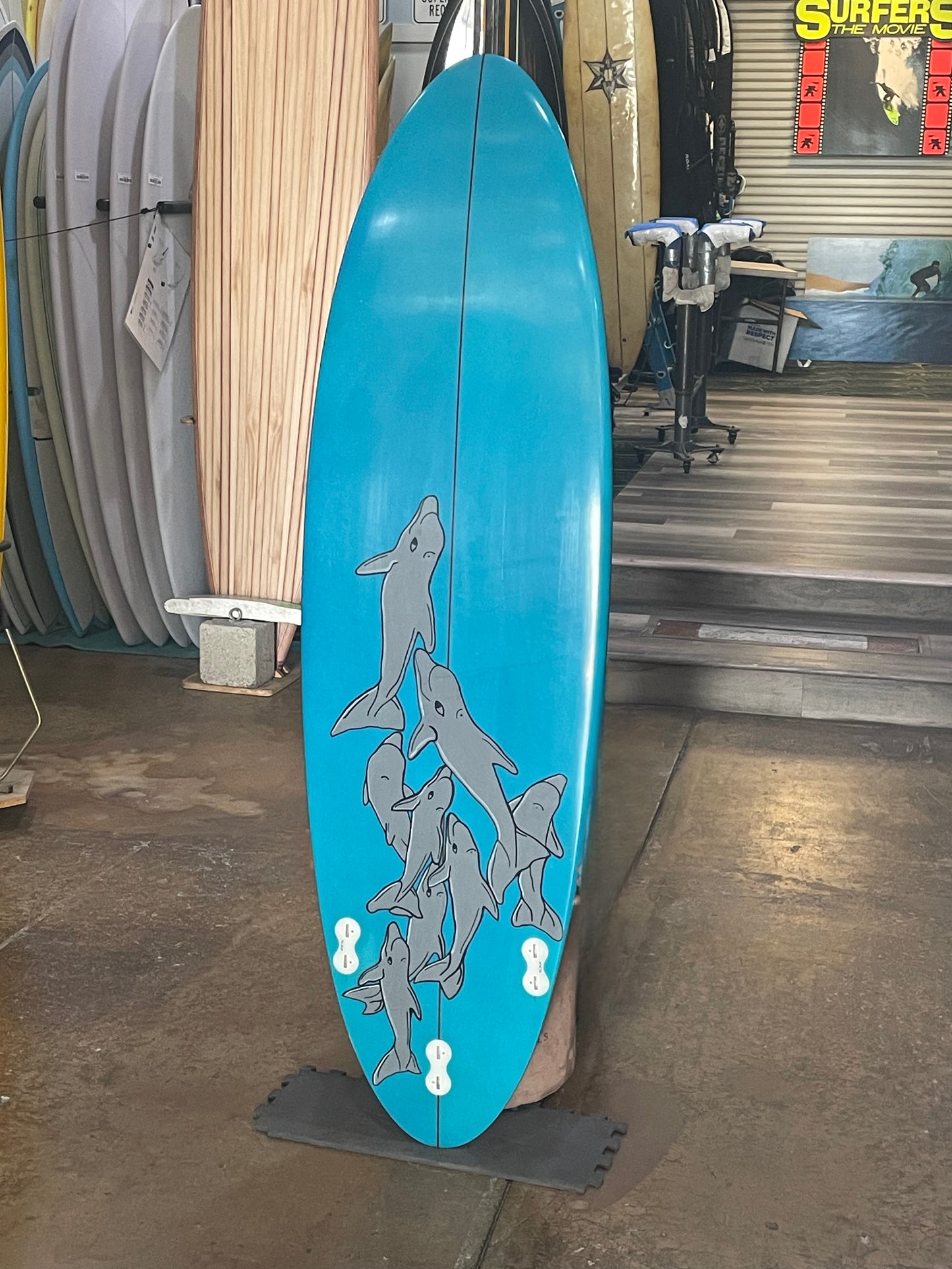 5'10 LARRY MABILE TRI-FIN DOLPHIN EGG